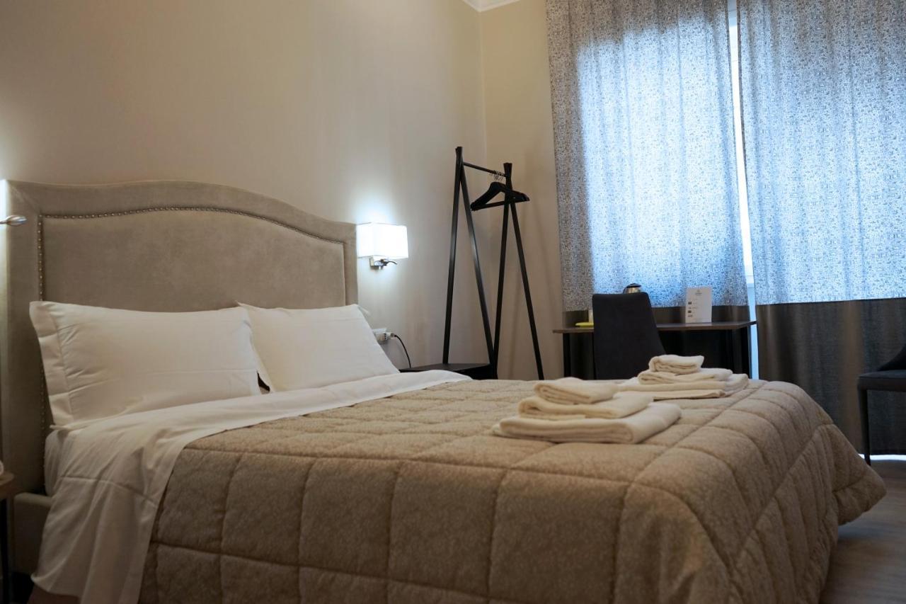 Re Di Smirne By Apulia Accommodation Bari Extérieur photo