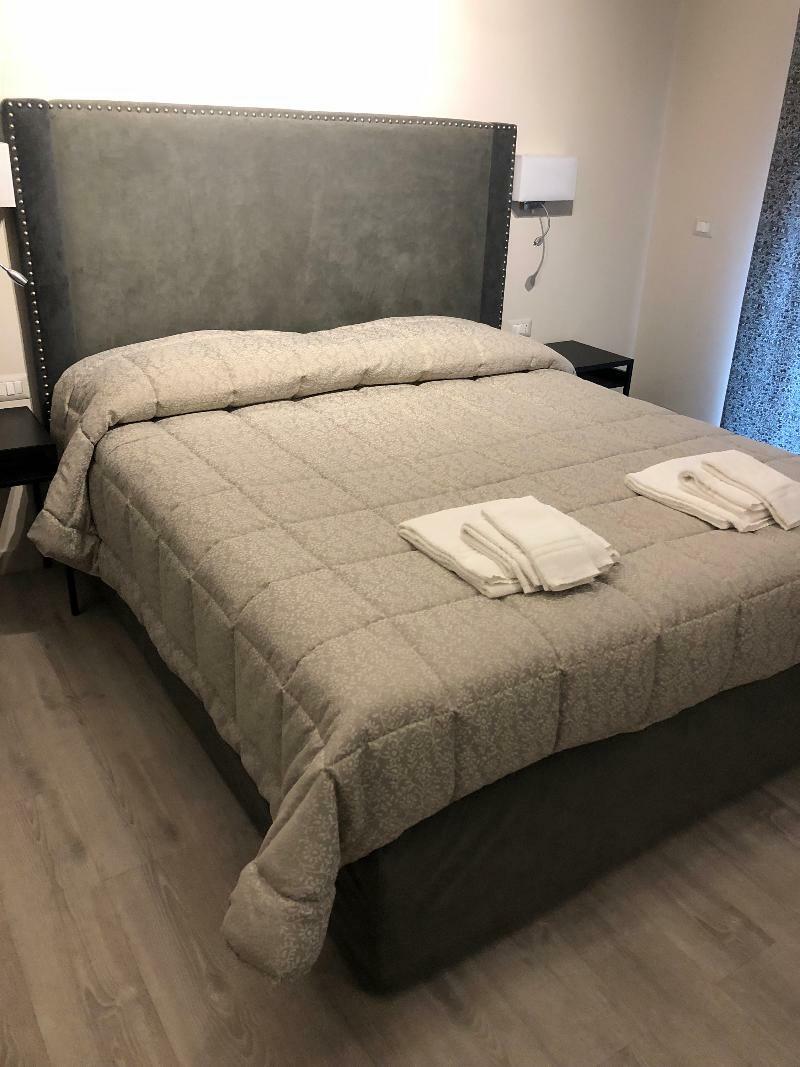 Re Di Smirne By Apulia Accommodation Bari Extérieur photo